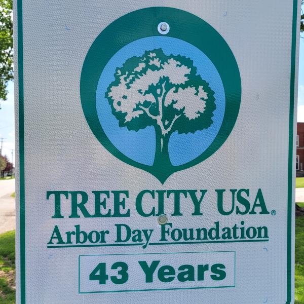 Plaque marking Tiffin as a Tree City USA for 43 years