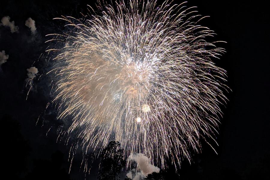 Images of firework exploding in the sky at The City of Tiffin's 2022 4th of July Celebration 